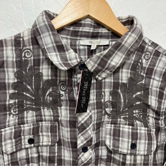Miss Me | Women’s Medium Gray Plaid Embroidered Button Down Shirt - Picture 2 of 7